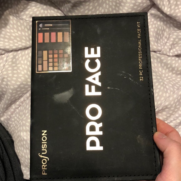 PRO-FACE makeup - Picture 2 of 3
